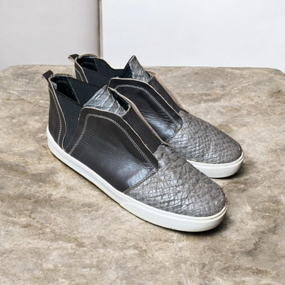 Kaanas Anthropologie "Cozumel Chelsea Sneaker" Leather Gray & Brown Size 8